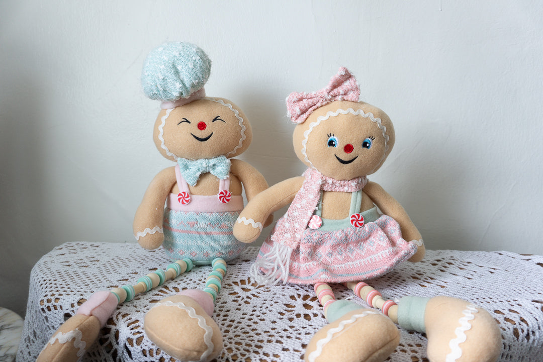 Gingerbread Couple Shelf Sitters