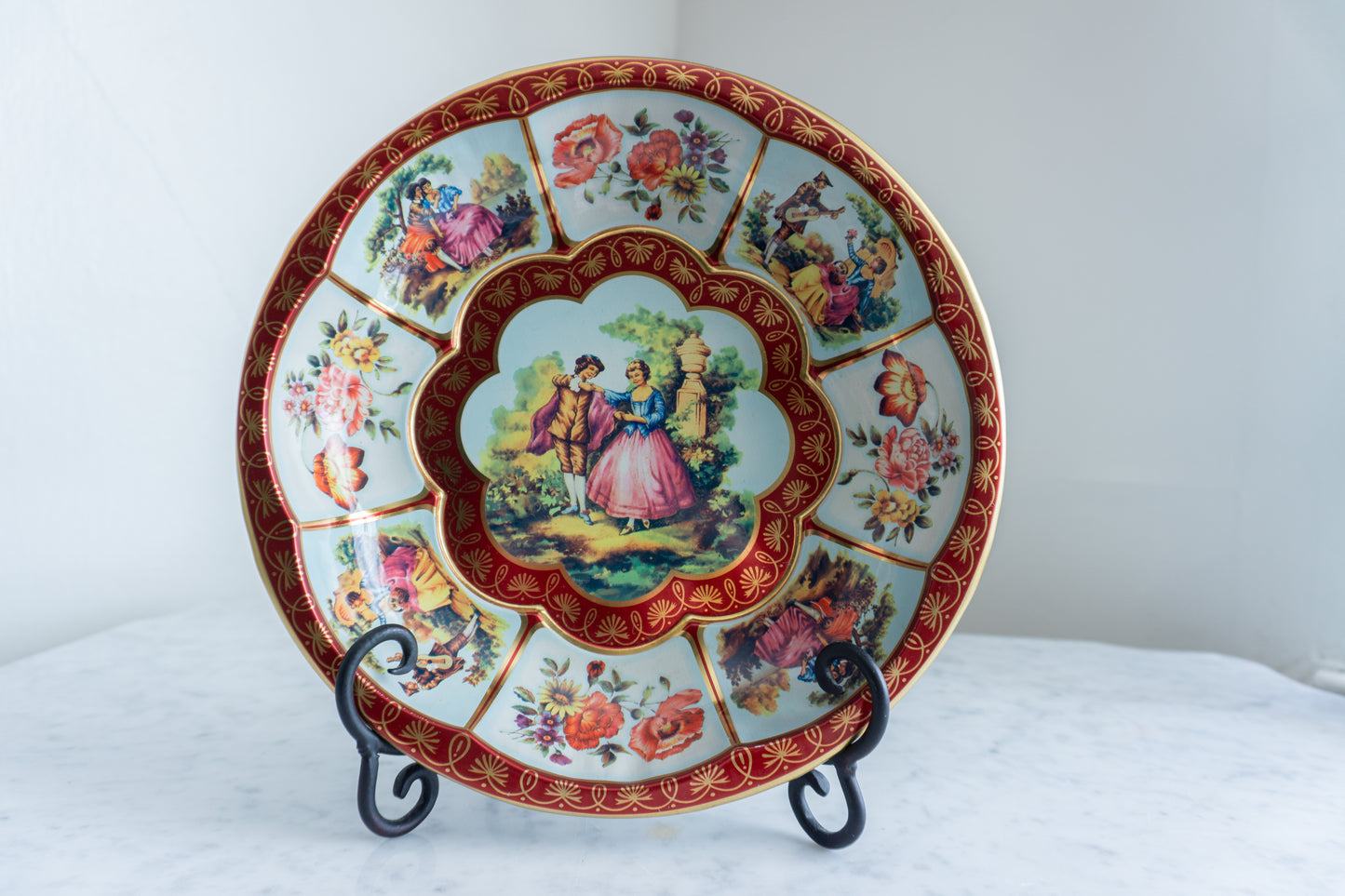 Romantic Cottage Daher Decorative Collector Tin Plate, c. 1971