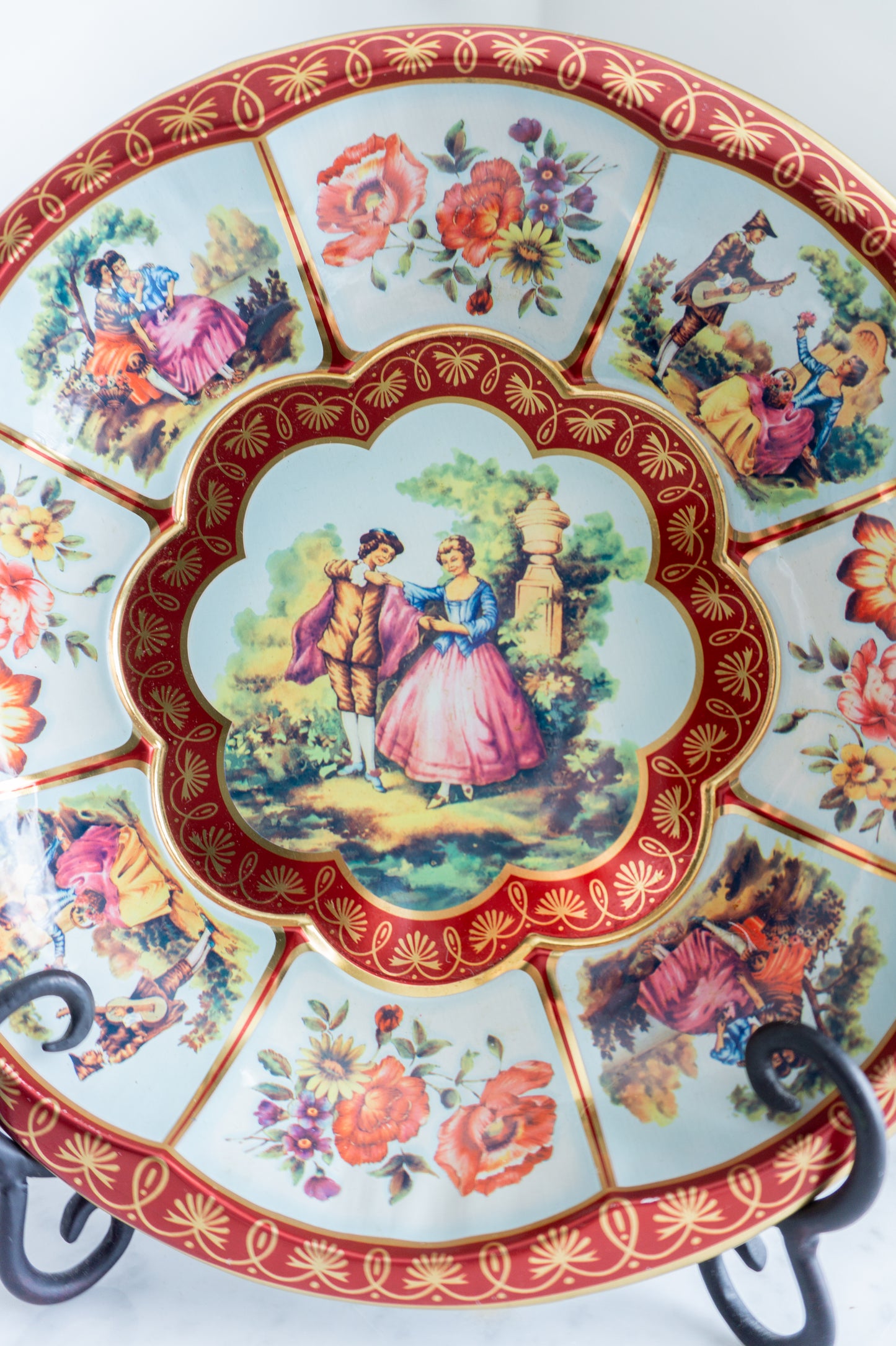 Romantic Cottage Daher Decorative Collector Tin Plate, c. 1971