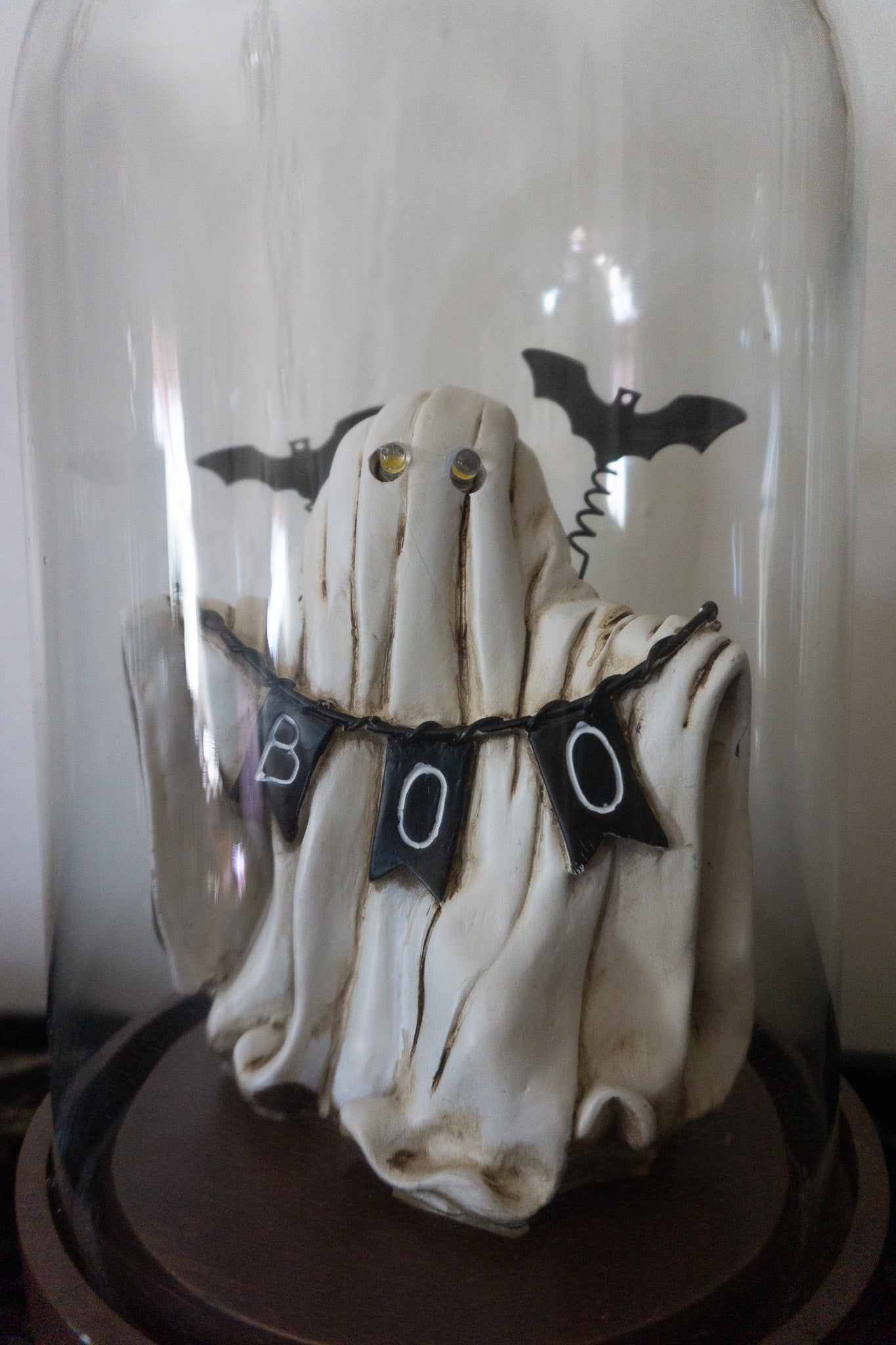 Vintage Style Ghost Light-Up Cloche