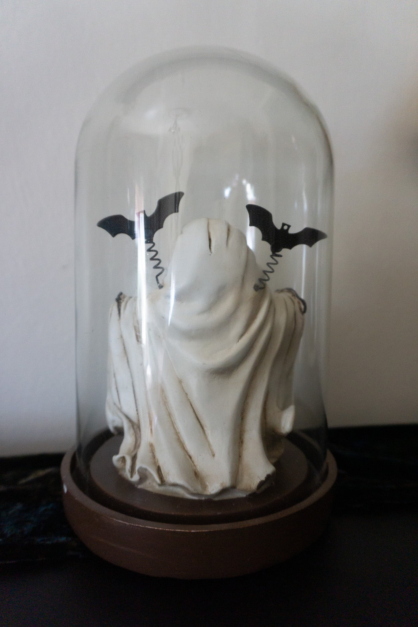 Vintage Style Ghost Light-Up Cloche