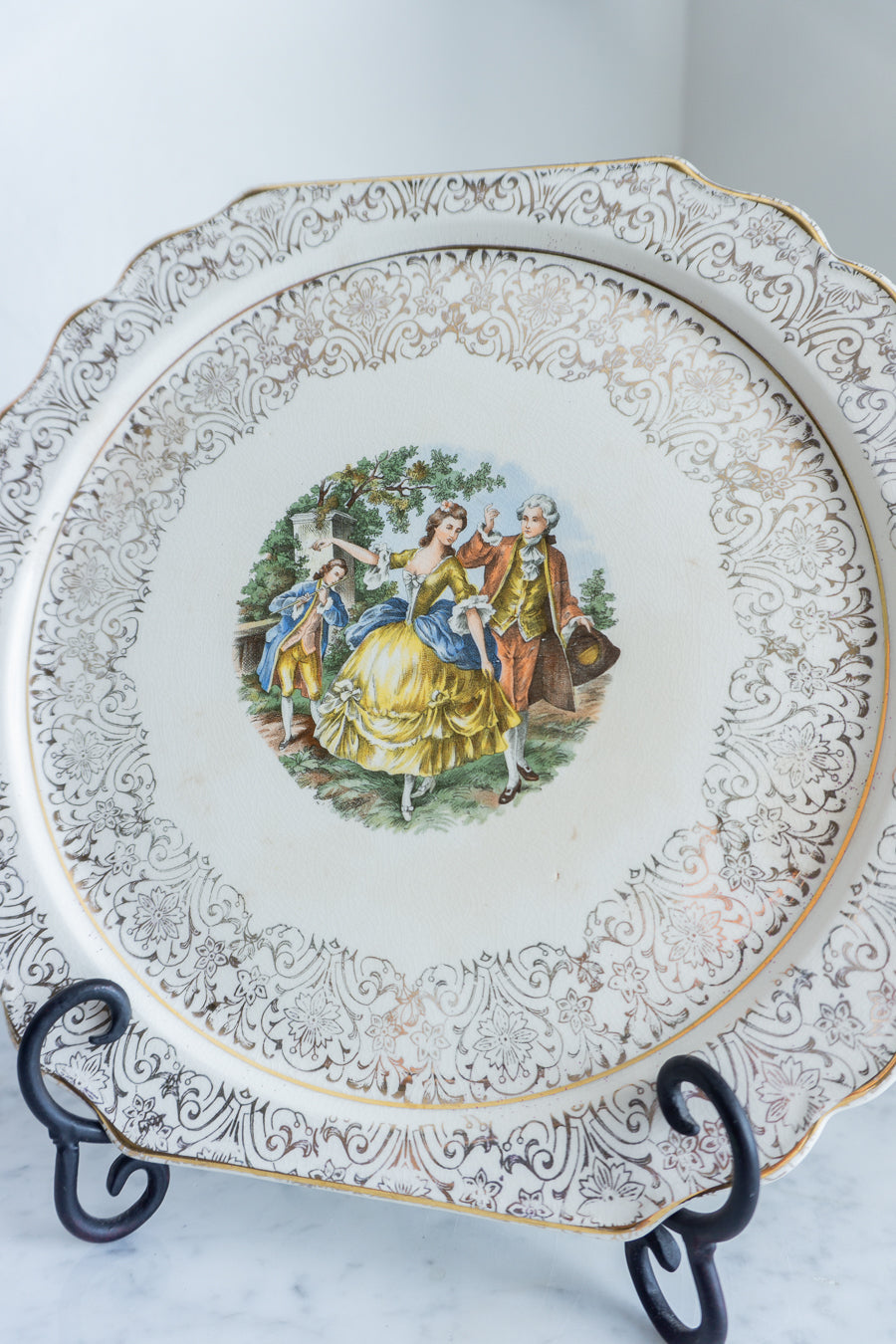 Decorative Rococo Couple Plate with 22K Gold Trim