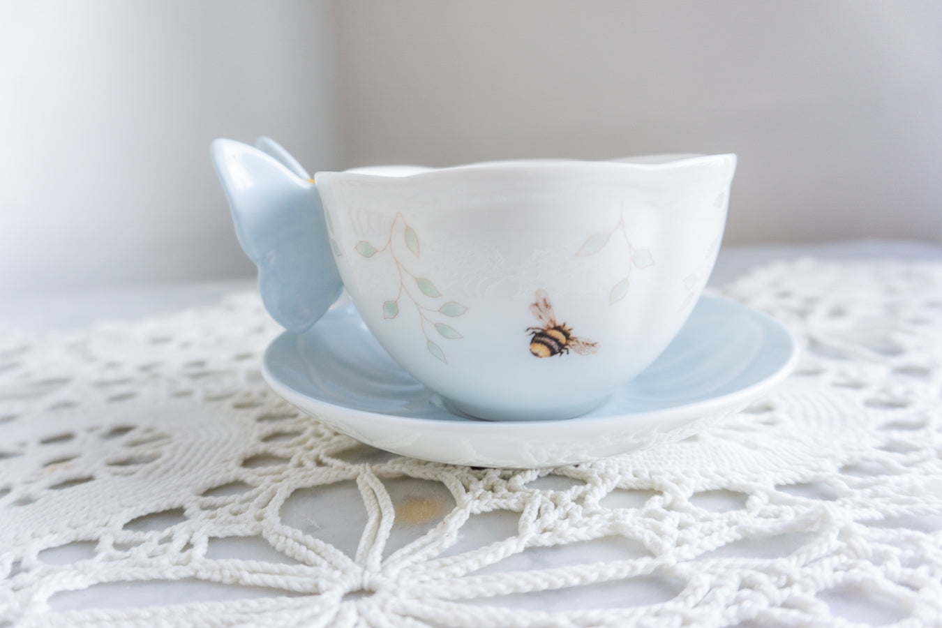 Lenox Butterfly Meadow Blue Cup and Saucer Set with Sculpted Butterfly Handle – Floral Garden Tea Cup