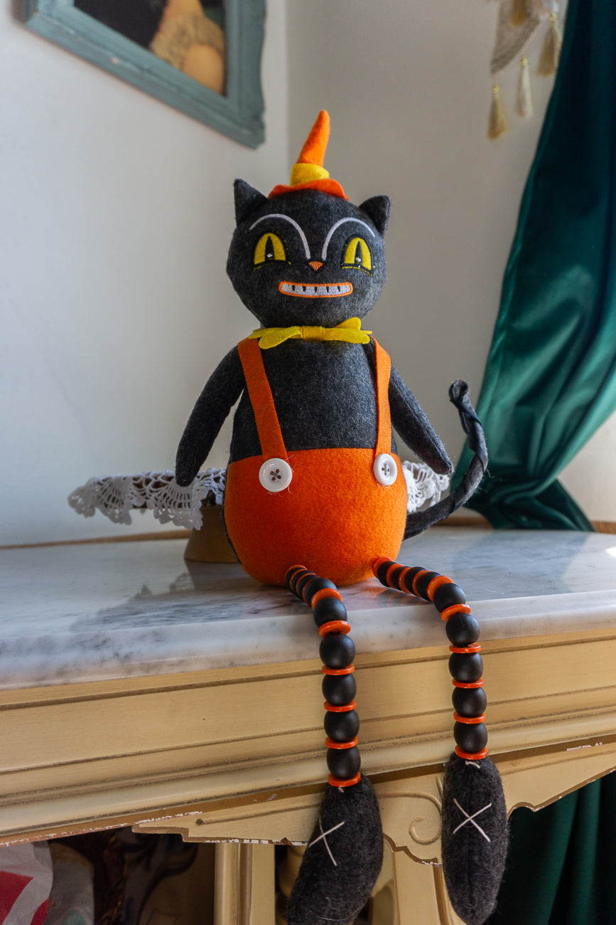 Johanna Parker Cat & Ghost Shelf Sitters (Set of 2)