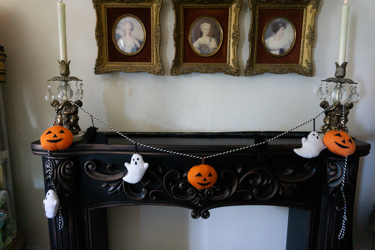 Halloween Vintage-Style Garland