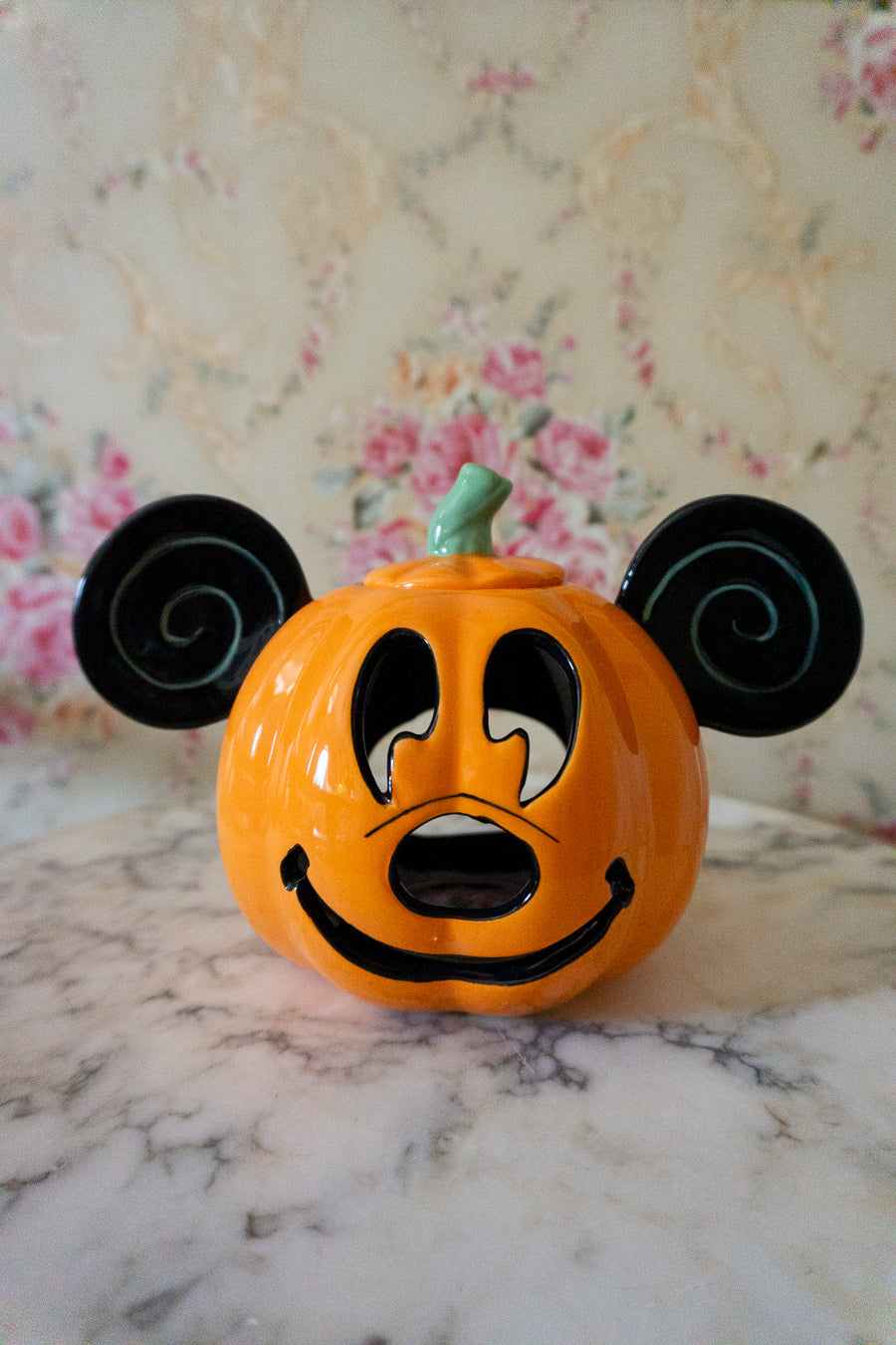 Side view of Mickey Mouse Pumpkin Tealight Holder