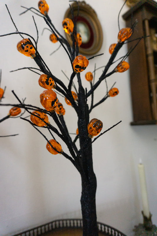 Vintage Style Pumpkin Halloween Decor Tree