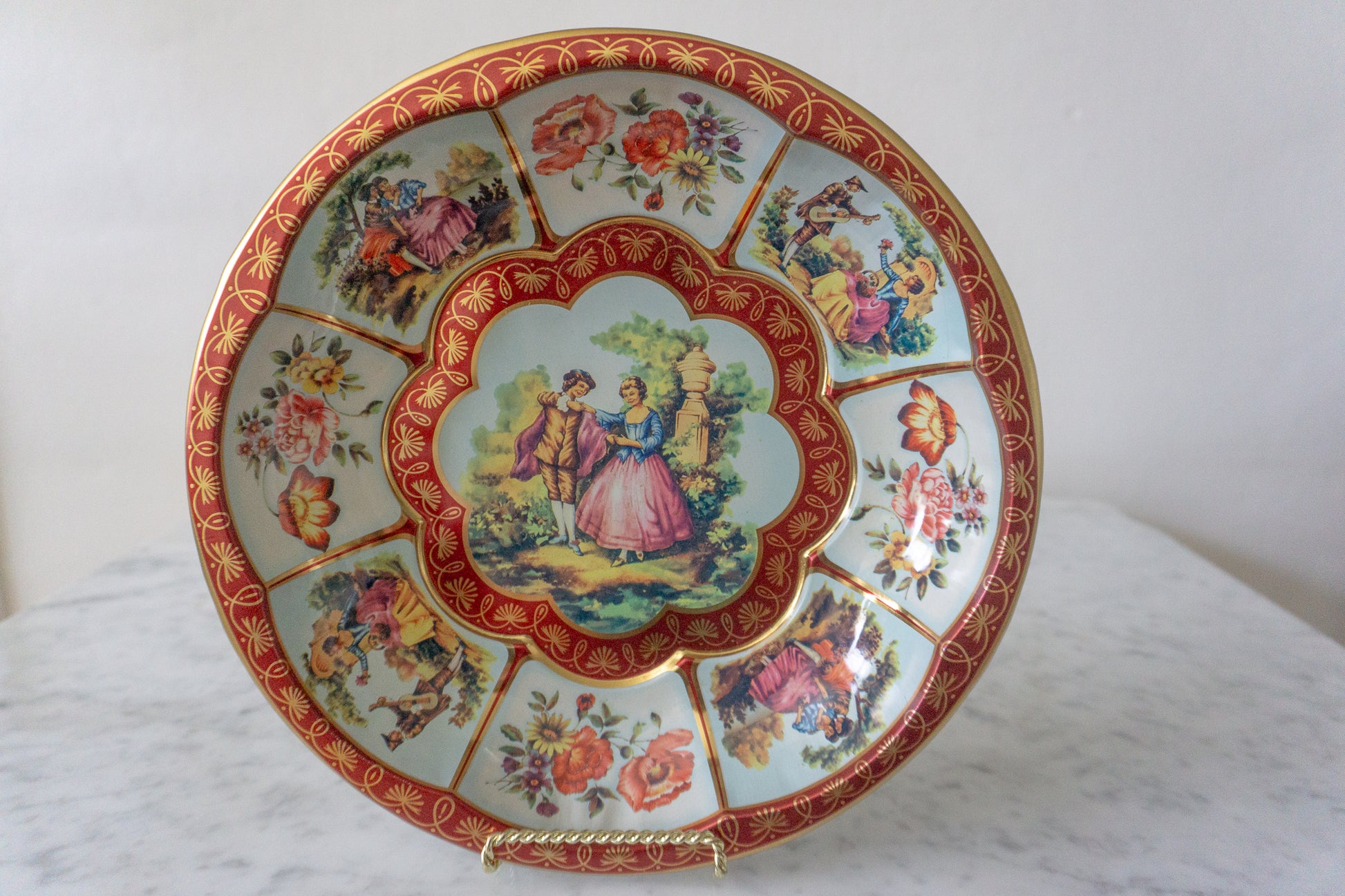 Front view of the Daher Decorated Ware plate with intricate illustrations.