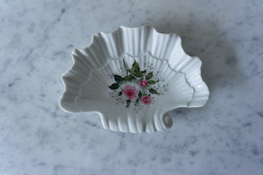 Lefton Japanese Porcelain Sea Shell Shaped Soap Dish