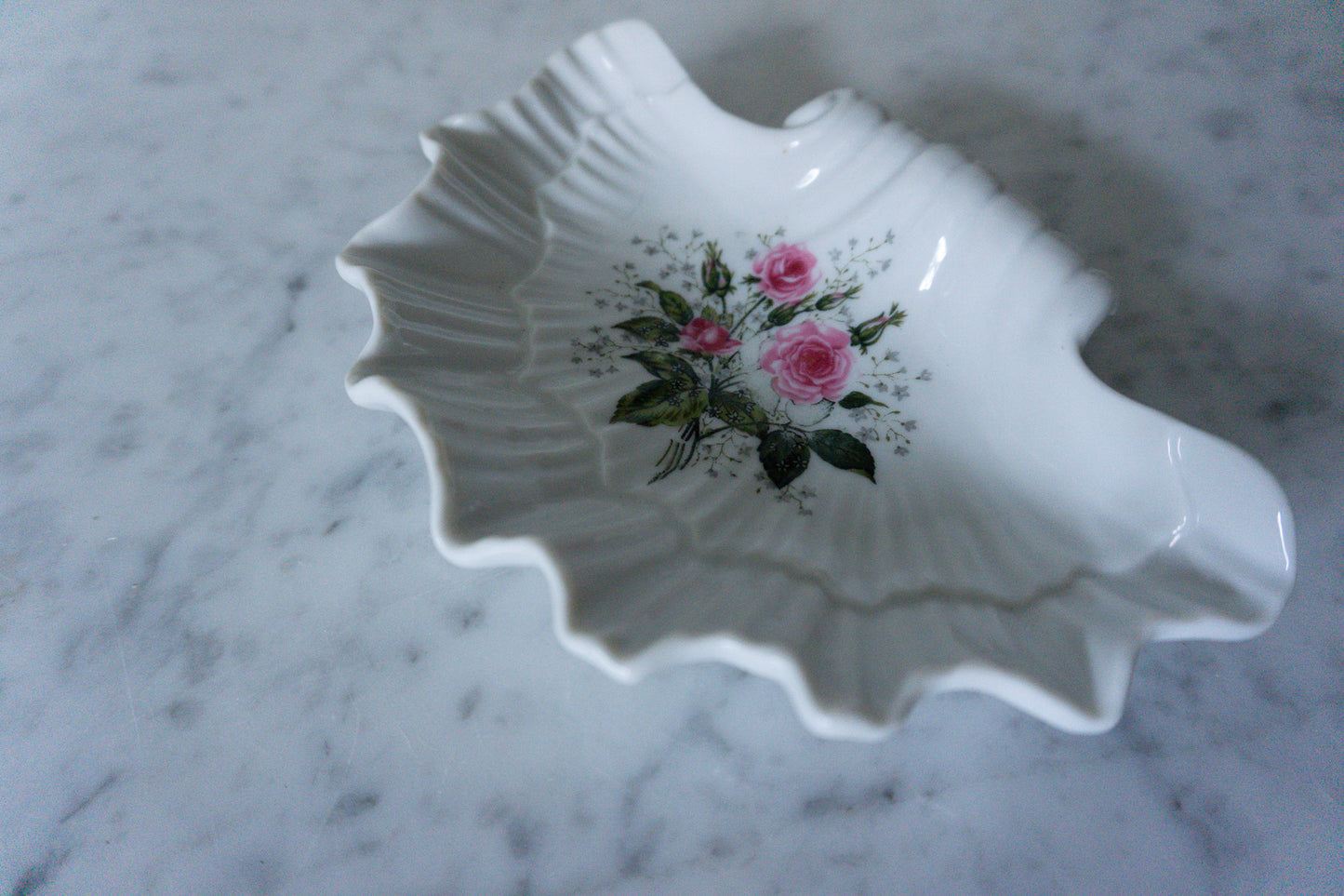 Lefton Japanese Porcelain Sea Shell Shaped Soap Dish