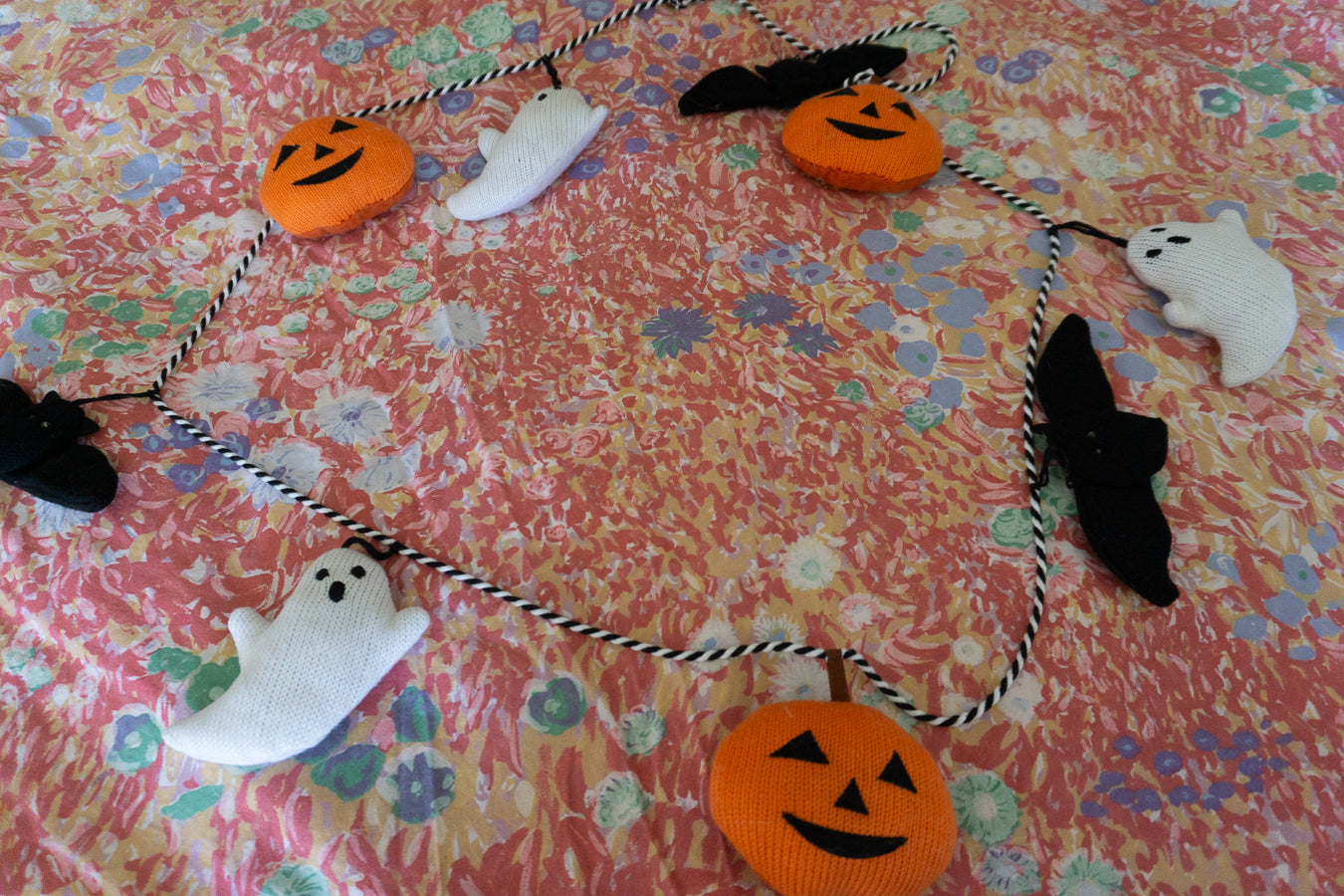 Halloween Vintage-Style Garland